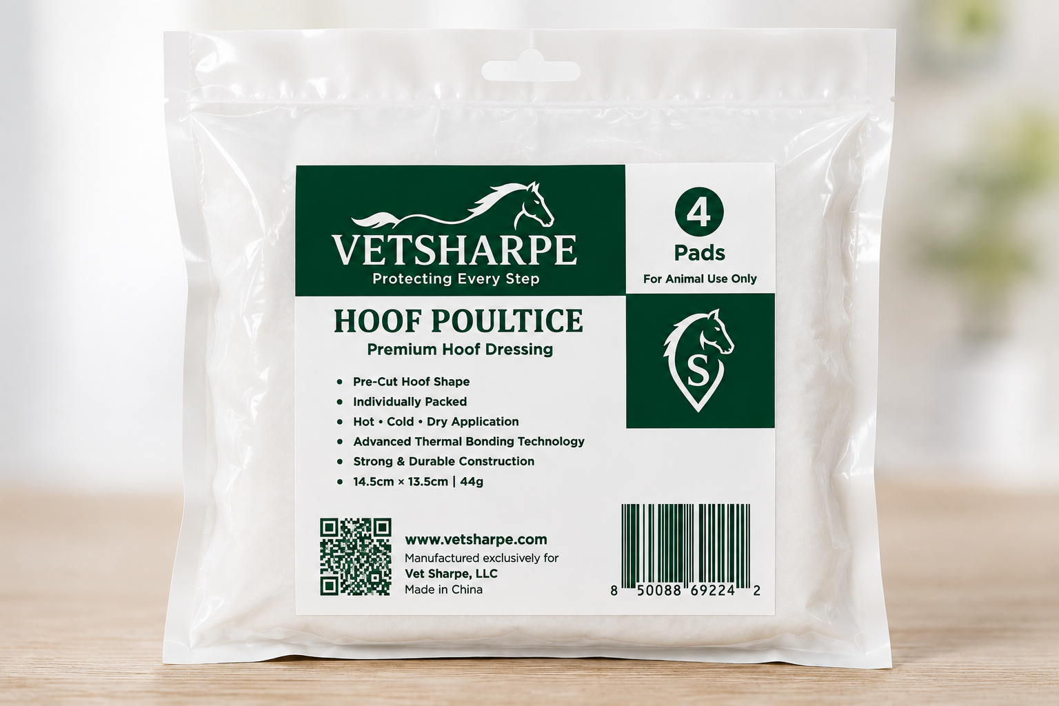 VETSHARPE Hoof Poultice Premium Hoof Dressing packaged as 4 pads per pack